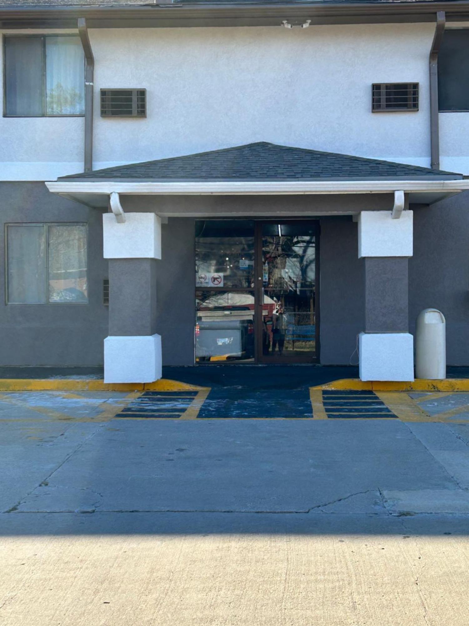 Rodeway Inn Emporia Exterior foto