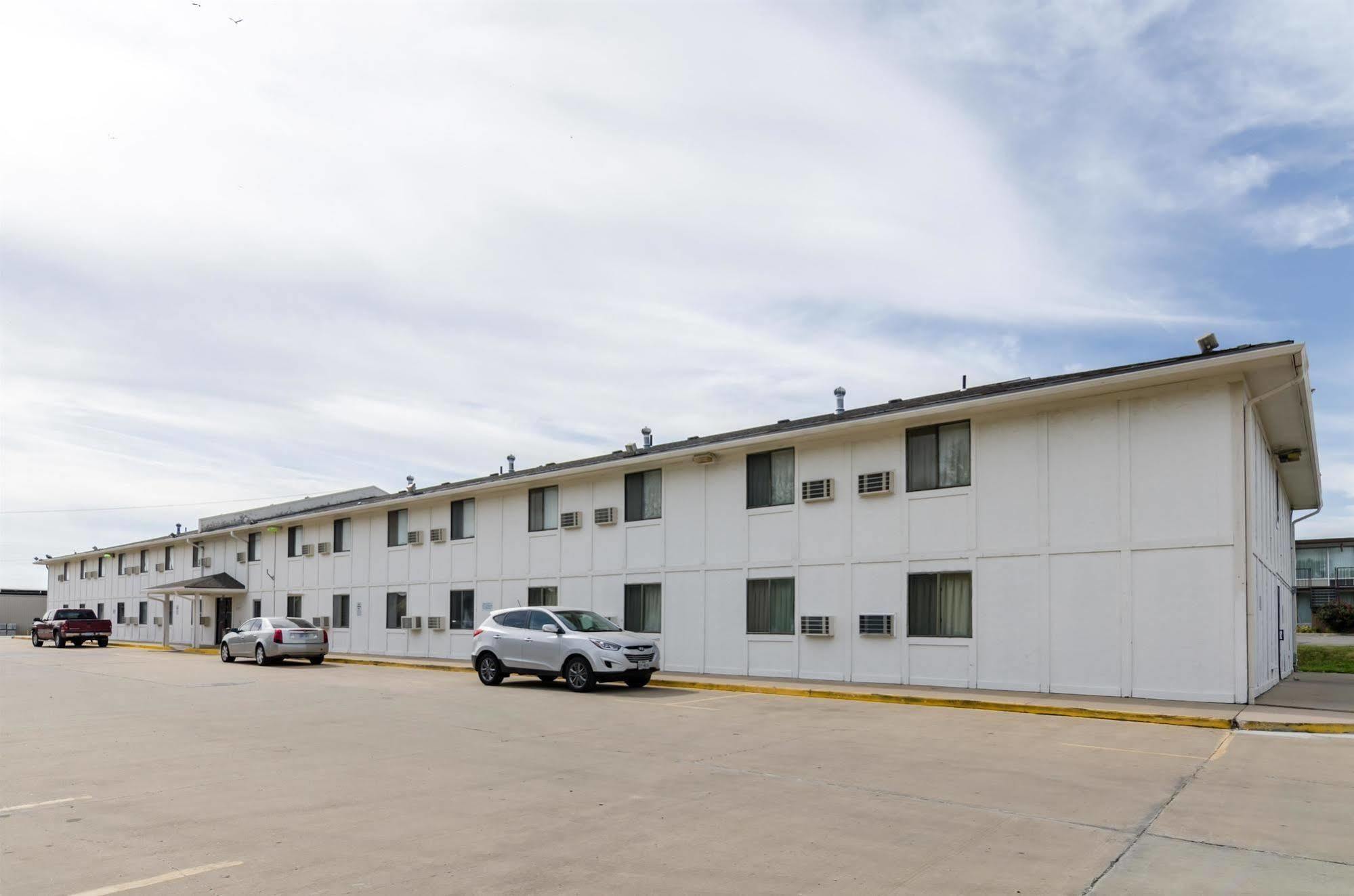 Rodeway Inn Emporia Exterior foto